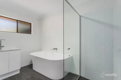 Property photo of 37 Endeavour Street Barellan Point QLD 4306