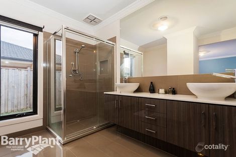 Property photo of 2 Martaban Crescent Point Cook VIC 3030