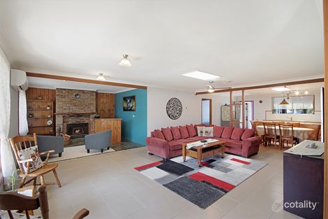 Property photo of 4 Oak Road Charmhaven NSW 2263