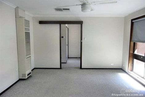 Property photo of 11 Merinda Crescent Kooringal NSW 2650