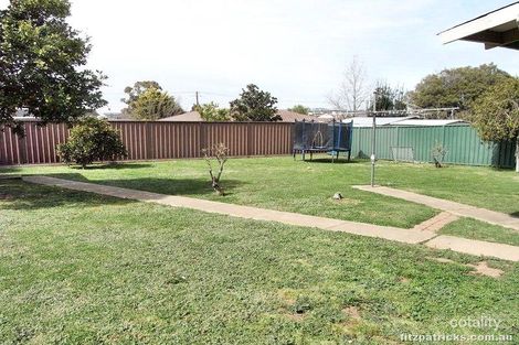 Property photo of 11 Merinda Crescent Kooringal NSW 2650
