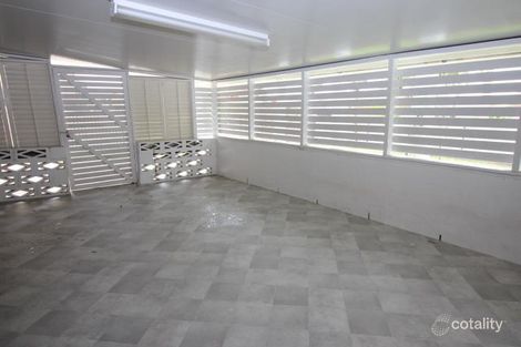 Property photo of 15 Pomona Terrace Labrador QLD 4215