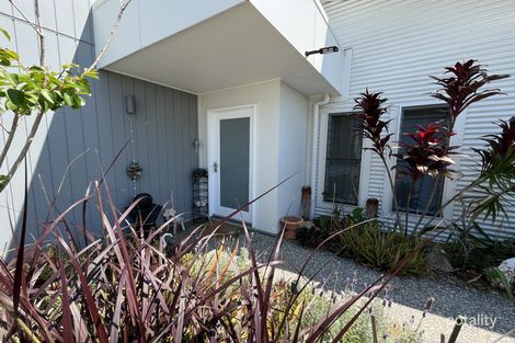 Property photo of 4/5 Third Avenue Bongaree QLD 4507