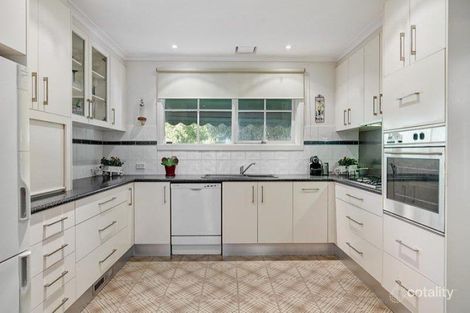 Property photo of 10 Koolkuna Avenue Doncaster VIC 3108