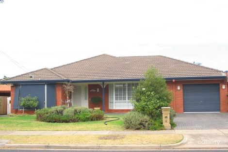 Property photo of 4 Kurrajong Drive Altona Meadows VIC 3028