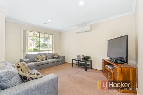Property photo of 20/4 Paydon Way Hampton Park VIC 3976