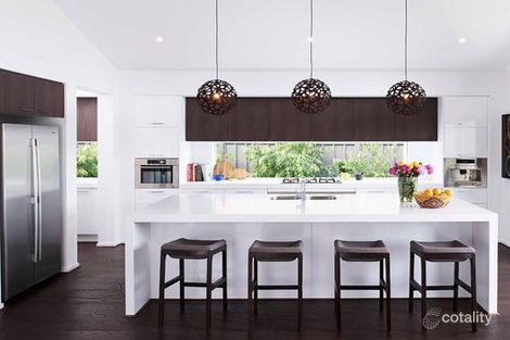 51 Saltmarsh Cres, Point Cook, VIC 3030