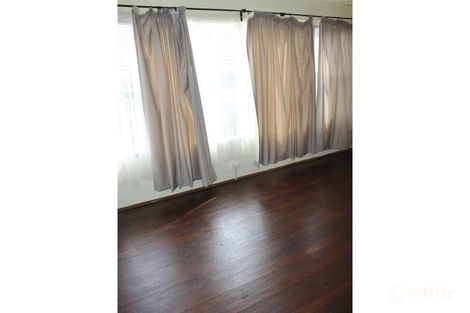 Property photo of 16 Candlebark Crescent Frankston North VIC 3200