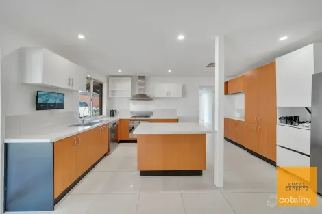 Property photo of 16 Delbridge Drive Sydenham VIC 3037