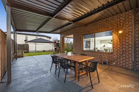 Property photo of 28 Adams Drive Fraser Rise VIC 3336