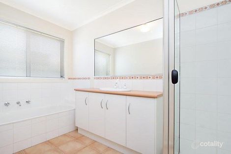Property photo of 2 Battunga Court Strathfieldsaye VIC 3551