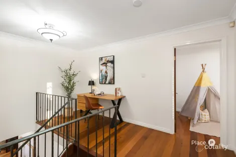 Property photo of 27 Oakley Street Carindale QLD 4152