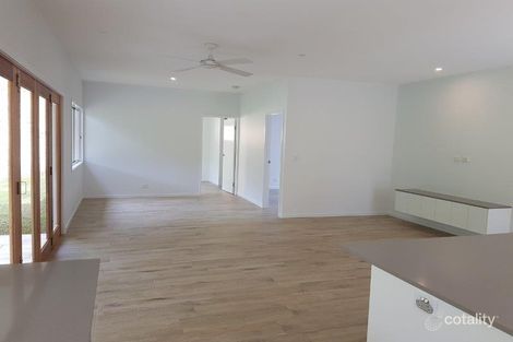 6 Simons Rd, Towen Mountain, QLD 4560