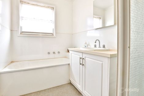 Property photo of 13 Namoi Avenue Red Cliffs VIC 3496