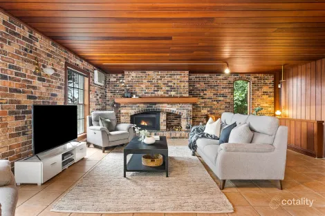 Property photo of 3 Eirene Avenue Mangerton NSW 2500