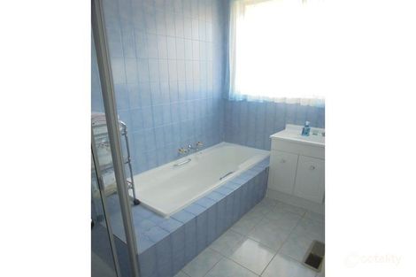 Property photo of 2/104 Malmsbury Drive Meadow Heights VIC 3048