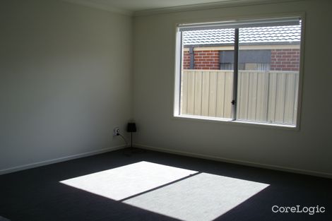 Property photo of 11 Wiltshire Avenue Cranbourne East VIC 3977
