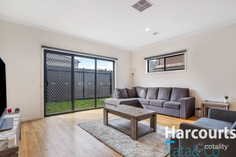 Property photo of 19 Springbank Road Wollert VIC 3750