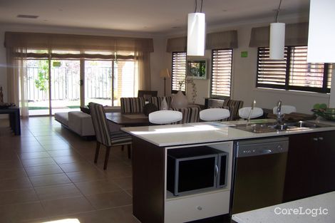 Property photo of 20 Gardenia Way Caroline Springs VIC 3023