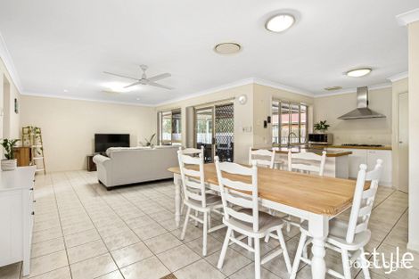 Property photo of 30 Cosme Place Bridgeman Downs QLD 4035