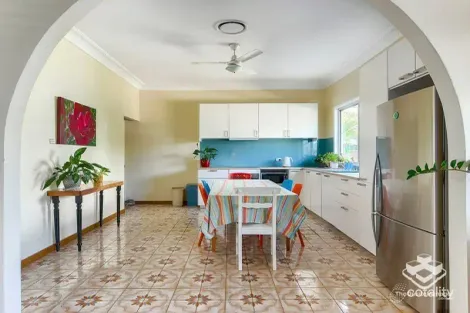105 Adamson St, Wooloowin, QLD 4030