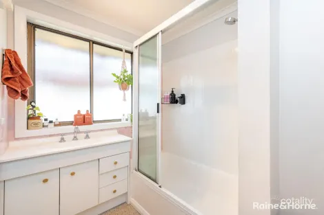 Property photo of 2/6 Flowerpot Crescent Blackmans Bay TAS 7052