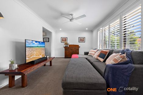 Property photo of 2 Hayes Close Singleton Heights NSW 2330
