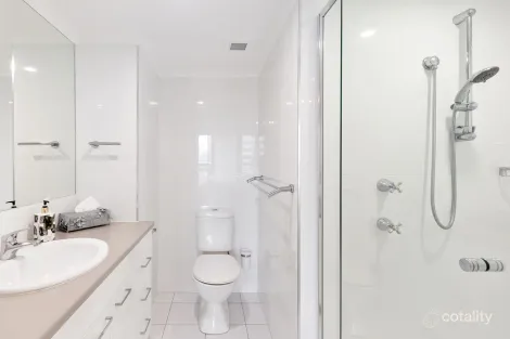 Property photo of 4C/1 Albert Avenue Broadbeach QLD 4218
