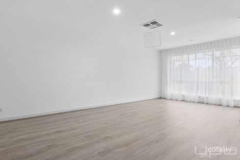 Property photo of 14 Stanley Crescent Brookfield VIC 3338