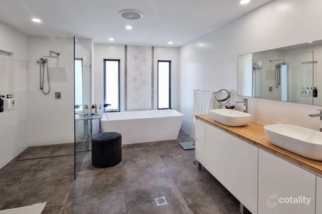 Property photo of 10 Sheridan Park Avenue Broadbeach Waters QLD 4218