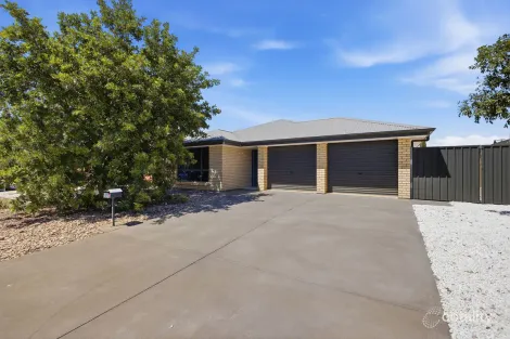 15 Oxford Dr, Andrews Farm, SA 5114