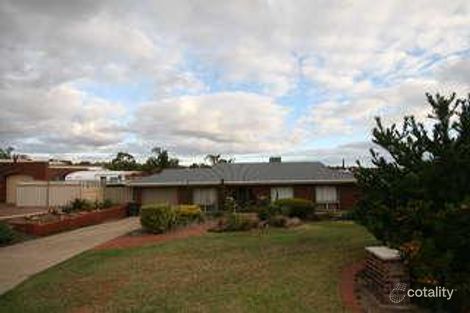 15 Gledsdale Rd, Hallett Cove, SA 5158