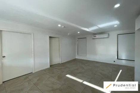 Property photo of 34 Lorenzo Crescent Rosemeadow NSW 2560