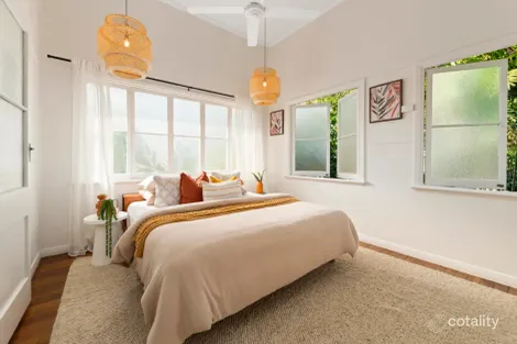 Property photo of 2 Sussex Street Hyde Park QLD 4812