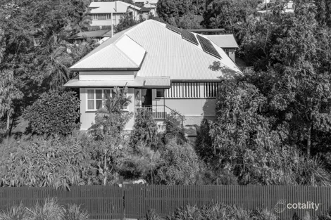 Property photo of 2 Sussex Street Hyde Park QLD 4812