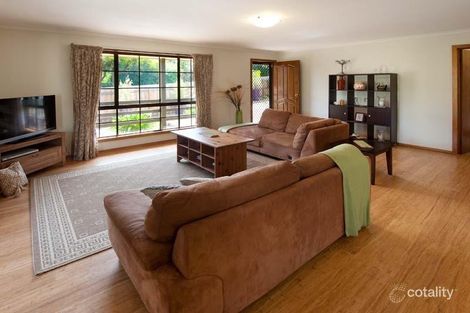 Property photo of 2 Wynvale Rise Hepburn VIC 3461