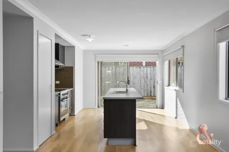 Property photo of 23 Dunraven Crescent Doreen VIC 3754
