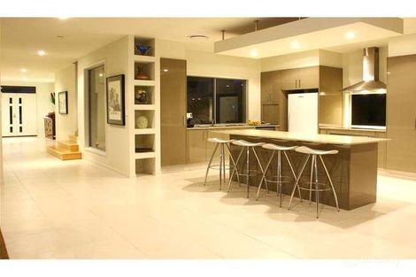 Property photo of 18 Waterview Crescent Bundall QLD 4217
