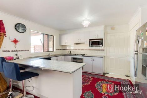 Property photo of 13 Milton Place Narre Warren South VIC 3805