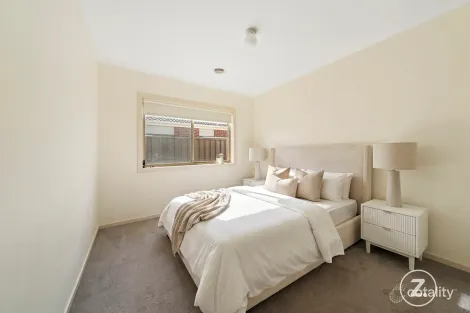 Property photo of 22 Elderberry Way Pakenham VIC 3810