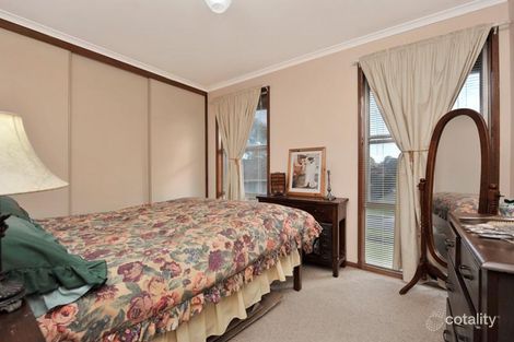 Property photo of 10 Fahey Crescent Yallambie VIC 3085