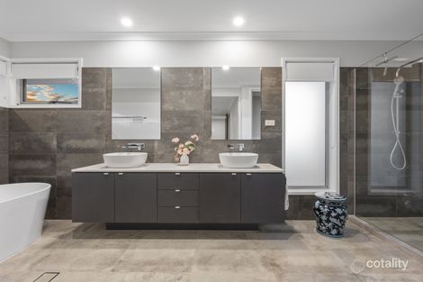 Property photo of 17 Gloucester Drive Deebing Heights QLD 4306