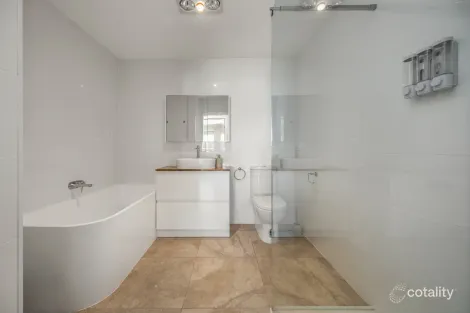 Property photo of 10 Buckingham Street Margate QLD 4019