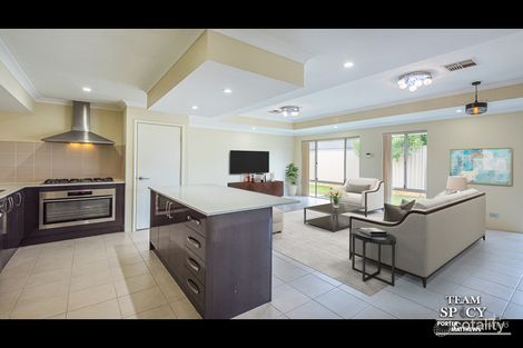 Property photo of 9 Chervil Bend Wattle Grove WA 6107