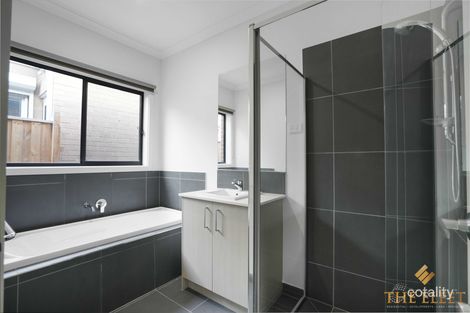 Property photo of 6 Bingham Circuit Thornhill Park VIC 3335