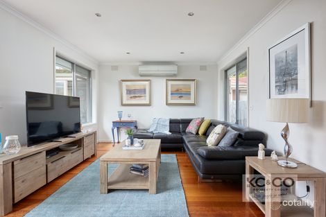 Property photo of 98 Illawarra Crescent Dandenong North VIC 3175