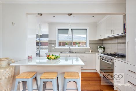 Property photo of 98 Illawarra Crescent Dandenong North VIC 3175