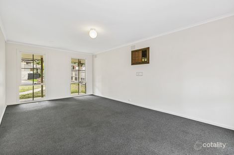 Property photo of 34 William Perry Close Endeavour Hills VIC 3802