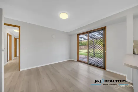 Property photo of 18 Strathavan Drive Berwick VIC 3806