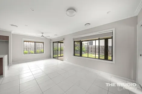 Property photo of 2 Tallaganda Street North Kellyville NSW 2155